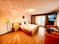 Apartment with balcony and Panoramic Views of Alps - Ferienwohnung Klosters Serneus