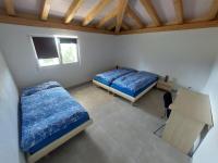 Habitación Triple con baño compartido