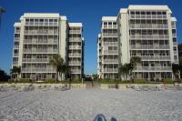 Beachfront Condo! Gulf View From All Rooms, Pool, Chairs Provided - B&B