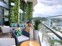 Sea View Sandy Homestay Citadines Marina - B&B Hạ Long