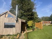The Cabin at Shambala- now with sauna available to book! - B&B Whitby