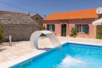 Stone houses Nikola - B&B Podorljak