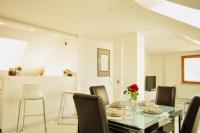 B&B Vienna - DG Das Familien-Apartment TOP 2 - Bed and Breakfast Vienna