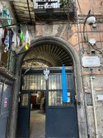 La Casa Della Nonna - QuartieriSpagnoli - B&B