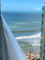 Apto NOVO BEIRA MAR Praia do Morro vista mar e montanha com 120m 3 qtos Ed Elegance limitado a 8 hóspedes independente da idade - Chambres d'hôtes Guarapari