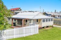 Lime Tree Cottage - Pet Friendly - B&B Yamba