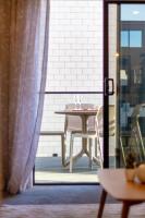 Central Charm 2 bed 2 bath w/ sunny Balcony - B&B Christchurch