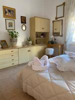 B&B Foligno - Casa Vacanza Lilia vicino la Stazione e Caserma - Bed and Breakfast Foligno