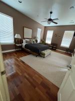 Luxury Golf Course Private Retreat with Heated Swimming Pool - B&B