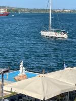 ΜΕ ΘΕΑ ΤΗΝ ΓΟΡΓΟΝΑ - B&B Preveza