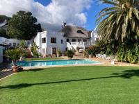 Goldeneye Private Venue Spectre - Bed and Breakfast