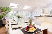 B&B Barrio de Ealing - Luxury 6 Double Bedroom London Town house - Bed and Breakfast Barrio de Ealing