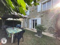 Maison Authentique avec Cour Privée, Wifi et Proximité Activités – Thiré, Vendée - FR-1-426-396 - B&B Thiré