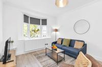 B&B Londres - Modern Two Bedroom Apartment with Free Parking! - Bed and Breakfast Londres