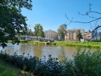 Prostorný byt v centru u řeky, 2 ložnice, balkón - B&B