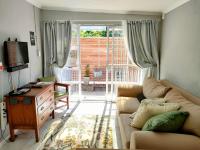 B&B Lorraine - Adorable Garden Cottage In The Heart Of Pe - Bed and Breakfast Lorraine