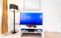 Luxury Greenwich 2Bed 2Bath Apt - Sleep 6 Guest- 1 min from station - close to Greenwich Maritime- Playstation provided - Chambres d'hôtes Londres