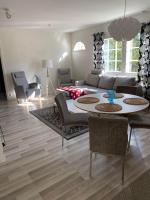 Paritalohuoneisto lähellä Joulupukin Pajakylää - Ferienwohnung Rovaniemi