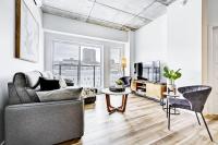 Panorama Penthouse- piscine, gym et vue sur Québec - Bed and Breakfast Québec