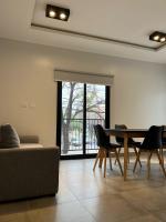 MODERNO DEPARTAMENTO PARA 3-4 PERSONAS, MUY BIEN UBICADO - Ferienwohnung