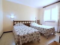Apartamento céntrico con terraza, a 350m de la playa en Santa Margarita - ES-228-108 - Chambres d'hôtes Roses