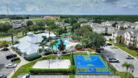 Resort Living Cozy Private Stay in Prime Location - Bed and Breakfast Kissimmee