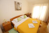 Comfort One-Bedroom Apartment with Terrace and Sea View (4 Adults)