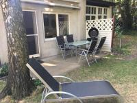 Peaceful City Garden Apartment - B&B Amburgo