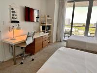2 Full Beds Ocean Air, Relaxing Studio Stay - B&B