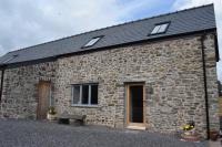 B&B Abergavenny - Cowshed in the Black Mountains - Bed and Breakfast Abergavenny