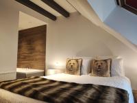 Queen Suite with Spa Bath