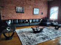 B&B Détroit - FULLY EQUIPPED FOR THE 2024 NFL DRAFT!!! - Downtown Detroit Loft - Bed and Breakfast Détroit