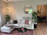 Modern apartment with a balcony and free parking - B&B