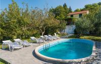 B&B Kučiće - Amazing Home In Kucice With 4 Bedrooms, Wifi And Outdoor Swimming Pool - Bed and Breakfast Kučiće