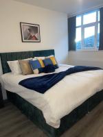 B&B Flitwick - Flitwick Luxury 3 Bedroom Apartment - Bed and Breakfast Flitwick