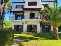 Estudio con vistas al jardín