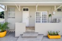 Hampton Collection - Contemporary 3 Sleeper Apartment with Pool - B&B Durban