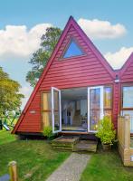 Escape to a Clifftop Chalet with pool and tennis onsite - 1A Kingsdown Holiday Park - B&B Kingsdown