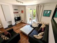 B&B Londres - Charming 2-Bed Garden Flat - Bed and Breakfast Londres