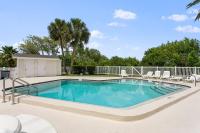 Newly Renovated, Water Views, 2 BD Condo - B&B Clearwater Beach
