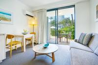 B&B Gold Coast - 2 in 1 - Beachfront Resort style Units with Pool - Bed and Breakfast Gold Coast