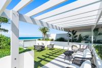 B&B Gold Coast - 'Tropical Tides' Resort-style Chic at Palm Beach - Bed and Breakfast Gold Coast