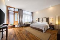 Chang'an Residence · City Wall Panoramic Garden Suite