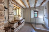 Camera Matrimoniale Superior con Camino e Vista Panoramica