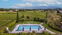 Pietro Farmhouse Apartment in Wine Resort in Lucca - Chambres d'hôtes Lucques