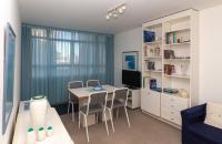 B&B Kapstadt - Blu-C Self-Catering Apartment Milnerton - Bed and Breakfast Kapstadt