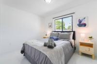 Stunning 3-Bedroom Duplex with Free Parking - B&B