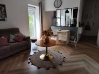 LE PETIT ANGLE APPARTEMENT 2 Pièces, plein centre ville, près de la gare jusqu'à 4 personnes - Chambres d'hôtes Bellegarde-sur-Valserine