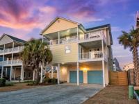 Bombastic Home - Steps to Beach - GameRm - Hot Tub - Pet Friendly - B&B