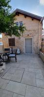 B&B Zikhron Ya‘aqov - Cottage in Center of Historic Zichron Yaakov - Bed and Breakfast Zikhron Ya‘aqov